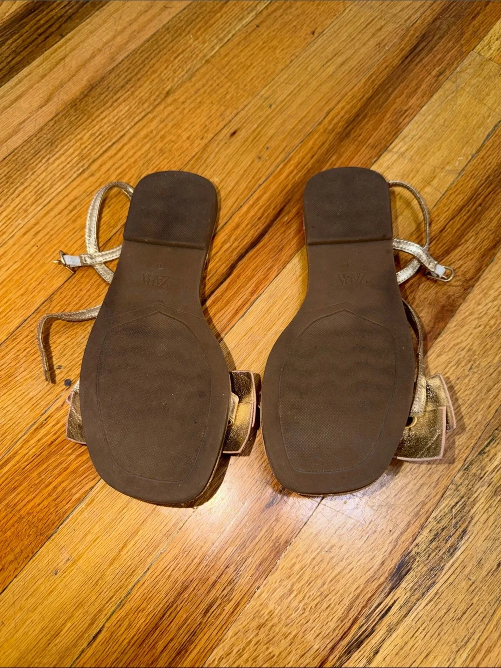 Zara stylish girls’